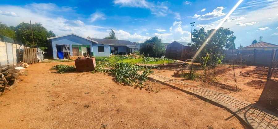  Bedroom Property for Sale in Flamwood North West